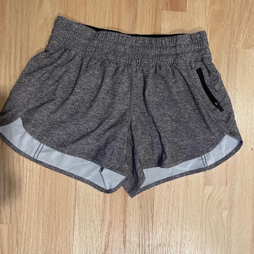 Lululemon Tracker Low Rise Lined Short size 8 Heather Grey